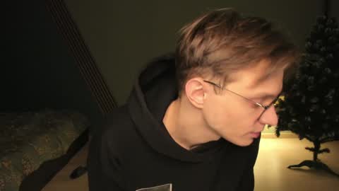 Snapshot of romeo_mercy chatting on 12/24/24, 11:22 Romeo online show from 12/24/24, 11:22