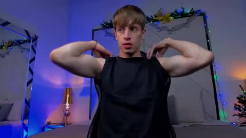 Romeo Ricci online show from 12/14/25, 04:01