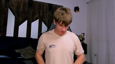 Romeo Ricci online show from 01/08/26, 05:43