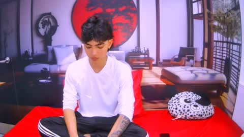 Snapshot of romeomillerr chatting on 10/02/25, 08:27 Romeo online show from 10/02/25, 08:27