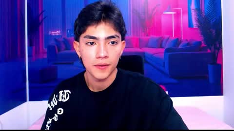 Snapshot of romeomillerr chatting on 10/15/25, 08:09 Romeo online show from 10/15/25, 08:09