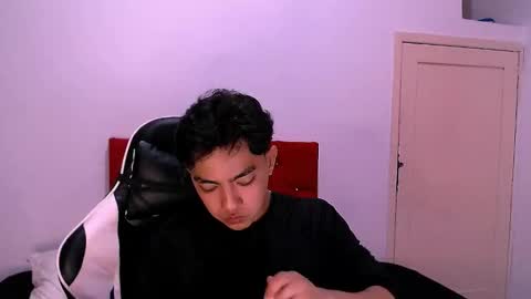 Snapshot of romeomillerr chatting on 11/22/25, 07:24 Romeo online show from 11/22/25, 07:24