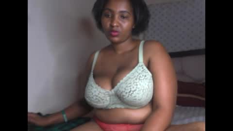 Snapshot of romina_26 chatting on 02/06/26, 08:01 Romina 26 online show from 02/06/26, 08:01