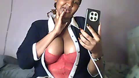 Snapshot of romina_26 chatting on 06/30/26, 11:39 Romina 26 online show from 06/30/26, 11:39
