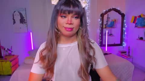 Snapshot of romirousexx chatting on 10/24/25, 04:09 Romi Rouse online show from 10/24/25, 04:09