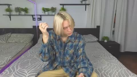 Snapshot of ron_vilsx chatting on 11/12/25, 01:00 ron vilsx online show from 11/12/25, 01:00