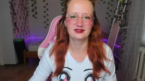 Snapshot of roniya_v chatting on 09/18/25, 01:13 Spicy lady Kristy online show from 09/18/25, 01:13