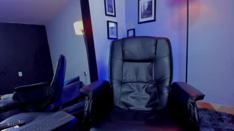 ronnie_crawford online show from 06/18/26, 05:50