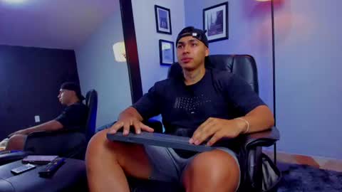 ronnie_crawford online show from 06/23/26, 03:43