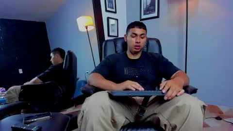 ronnie_crawford online show from 07/11/26, 07:16