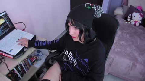 Twelve 3 Inst Twelve 312002 Twitter Room312 2002 online show from 01/30/25, 06:54