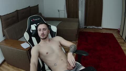 Snapshot of room4all chatting on 01/28/25, 12:15 ionut online show from 01/28/25, 12:15