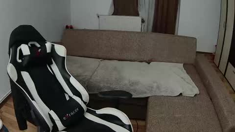 Snapshot of room4all chatting on 02/13/25, 01:50 ionut online show from 02/13/25, 01:50