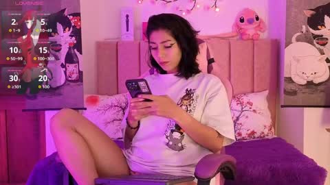 Snapshot of roose_eva chatting on 05/13/26, 11:44 roose eva online show from 05/13/26, 11:44