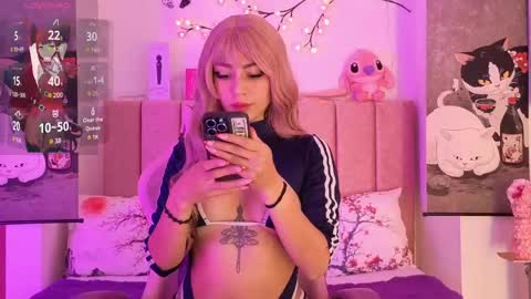 Snapshot of roose_eva chatting on 05/18/26, 02:56 roose eva online show from 05/18/26, 02:56