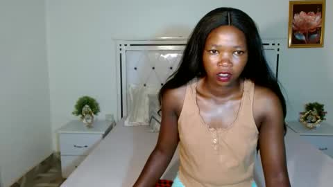 Snapshot of rorennah chatting on 04/17/26, 05:16 Rorenah online show from 04/17/26, 05:16