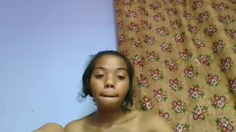 Snapshot of rosah225127 chatting on 04/22/26, 03:24 rosah225127 online show from 04/22/26, 03:24