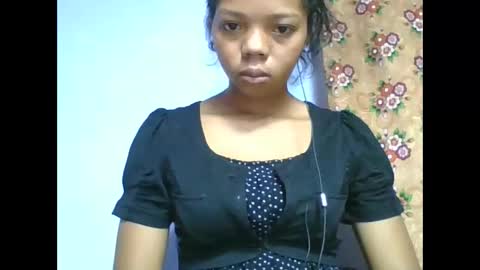 Snapshot of rosah225127 chatting on 05/28/26, 05:16 rosah225127 online show from 05/28/26, 05:16