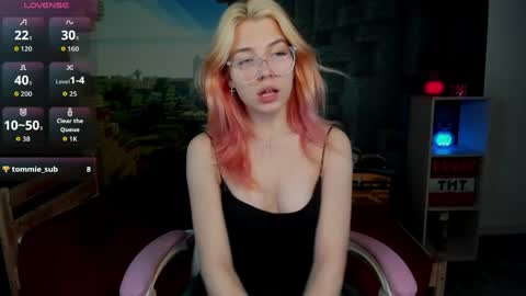 Snapshot of rosahayes chatting on 04/19/26, 08:35 Call me Rosa online show from 04/19/26, 08:35
