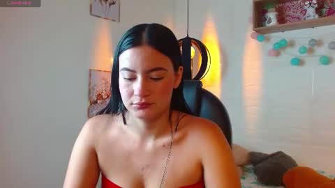 Snapshot of rosaliea chatting on 06/25/26, 04:45 R O S A L I A online show from 06/25/26, 04:45