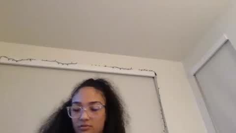 Snapshot of rosalinatoosexy chatting on 02/09/25, 08:33 Rosalina online show from 02/09/25, 08:33