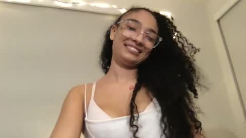 Snapshot of rosalinatoosexy chatting on 03/03/25, 08:27 Rosalina online show from 03/03/25, 08:27