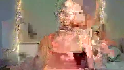 Snapshot of rosalinatoosexy chatting on 09/21/25, 04:36 Rosalina online show from 09/21/25, 04:36