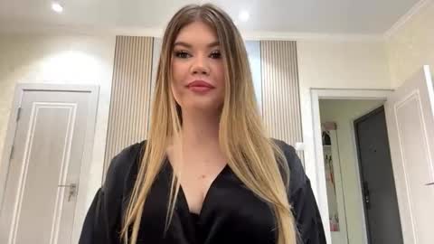 Snapshot of rosalynhouk chatting on 03/01/26, 09:22 Rosa online show from 03/01/26, 09:22