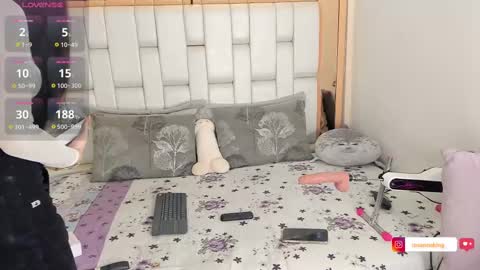 Snapshot of rosannaking chatting on 02/28/25, 11:01 Aleja online show from 02/28/25, 11:01