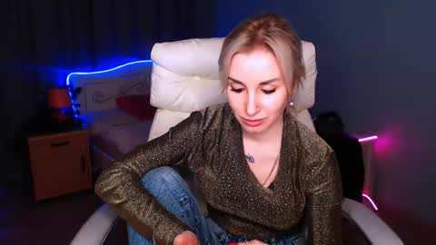 Snapshot of rose__shine chatting on 01/25/25, 01:19 rose  shine online show from 01/25/25, 01:19