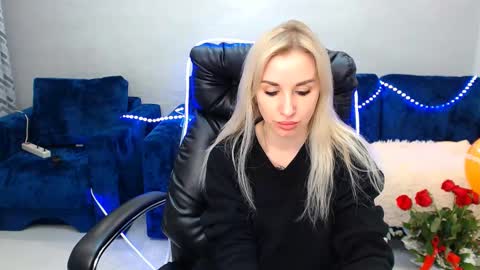 Snapshot of rose__shine chatting on 02/16/25, 12:54 rose  shine online show from 02/16/25, 12:54