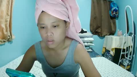 Snapshot of rose_angels chatting on 12/10/24, 02:05 Rose Angels online show from 12/10/24, 02:05