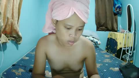 Snapshot of rose_angels chatting on 12/16/24, 01:53 Rose Angels online show from 12/16/24, 01:53