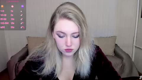 Snapshot of rose_brooks chatting on 02/05/25, 08:14 Rose but u can call me princess online show from 02/05/25, 08:14