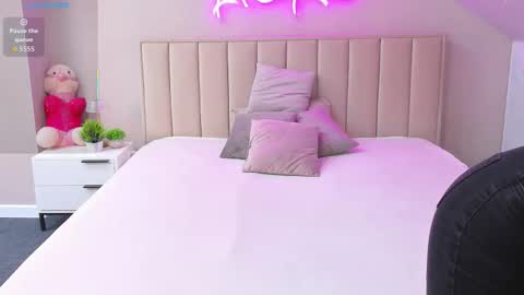 Snapshot of rose_dixon chatting on 12/04/25, 12:09 Kimberlly online show from 12/04/25, 12:09