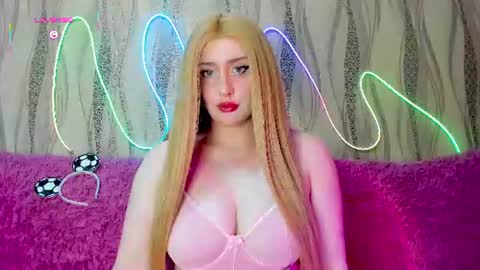Snapshot of rose_gee chatting on 07/10/26, 04:20 rose_gee online show from 07/10/26, 04:20