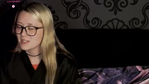 Snapshot of rose_xxx_bb chatting on 12/20/25, 02:18 Kinky Inky online show from 12/20/25, 02:18