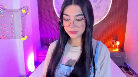 Snapshot of rosecassie chatting on 06/09/26, 12:39 Rose online show from 06/09/26, 12:39