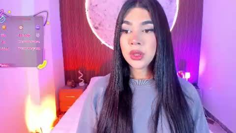 Snapshot of rosecassie chatting on 06/11/26, 01:42 Rose online show from 06/11/26, 01:42