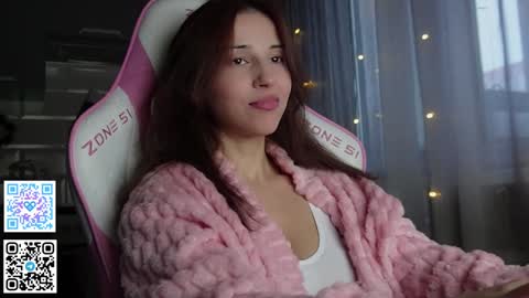 Snapshot of roseess_ chatting on 01/19/25, 05:37 roseess_ online show from 01/19/25, 05:37