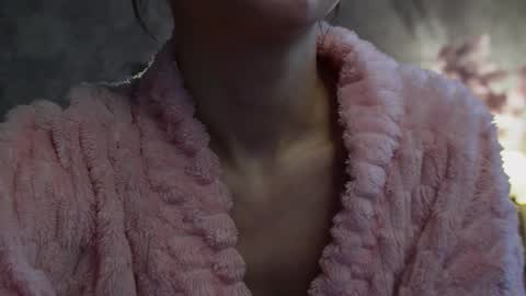 Snapshot of roseess_ chatting on 02/13/25, 10:12 roseess_ online show from 02/13/25, 10:12