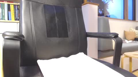 Snapshot of rosefish2222 chatting on 01/01/25, 12:21 Rosefish online show from 01/01/25, 12:21