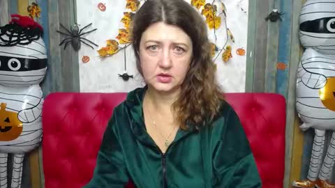 RoseHille online show from 11/16/25, 06:08