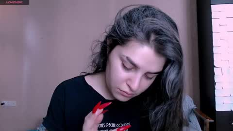 Rose online show from 11/17/25, 07:47