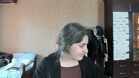 Snapshot of roselina_ chatting on 06/14/26, 12:18 Rose online show from 06/14/26, 12:18