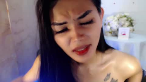 Snapshot of rosella_xx chatting on 02/24/25, 04:49 TONETH online show from 02/24/25, 04:49
