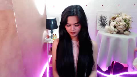 Snapshot of rosella_xx chatting on 09/28/25, 01:55 TONETH online show from 09/28/25, 01:55