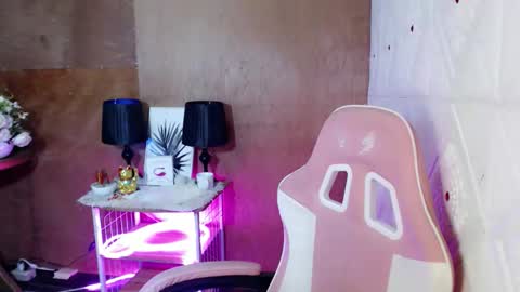 Snapshot of rosella_xx chatting on 10/04/25, 02:59 TONETH online show from 10/04/25, 02:59