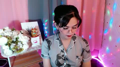 Snapshot of rosella_xx chatting on 12/05/25, 07:50 TONETH online show from 12/05/25, 07:50