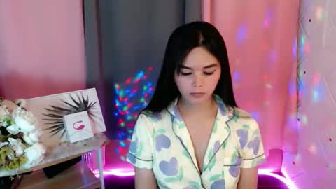 Snapshot of rosella_xx chatting on 01/07/26, 10:07 TONETH online show from 01/07/26, 10:07